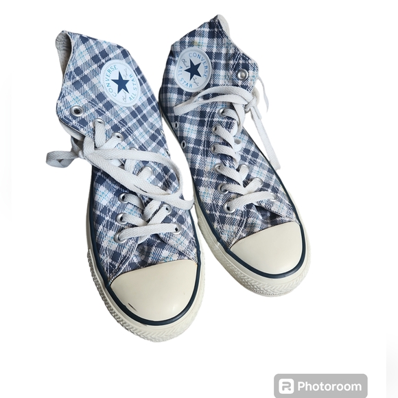 CONVERSE hightop SIZE 8.5 - Picture 2 of 3